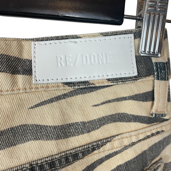 Re/Done 70s Tiger Print Flared-Leg Jeans - Picture 10 of 14